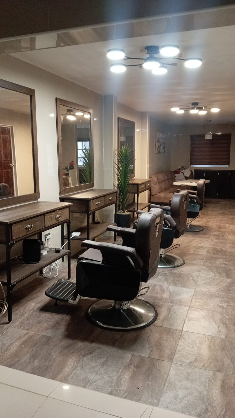 Instalaciones Espacio Colinas Barbería